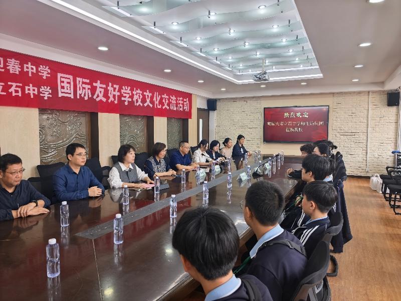 韩国大邱东区师生代表团到访迎春中学